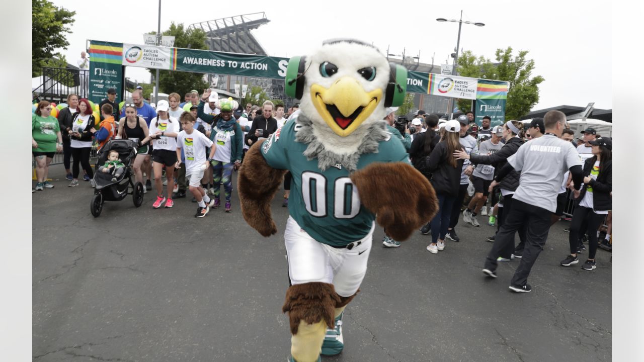 Eagles turn stadium into vaccine site for autism community - WHYY