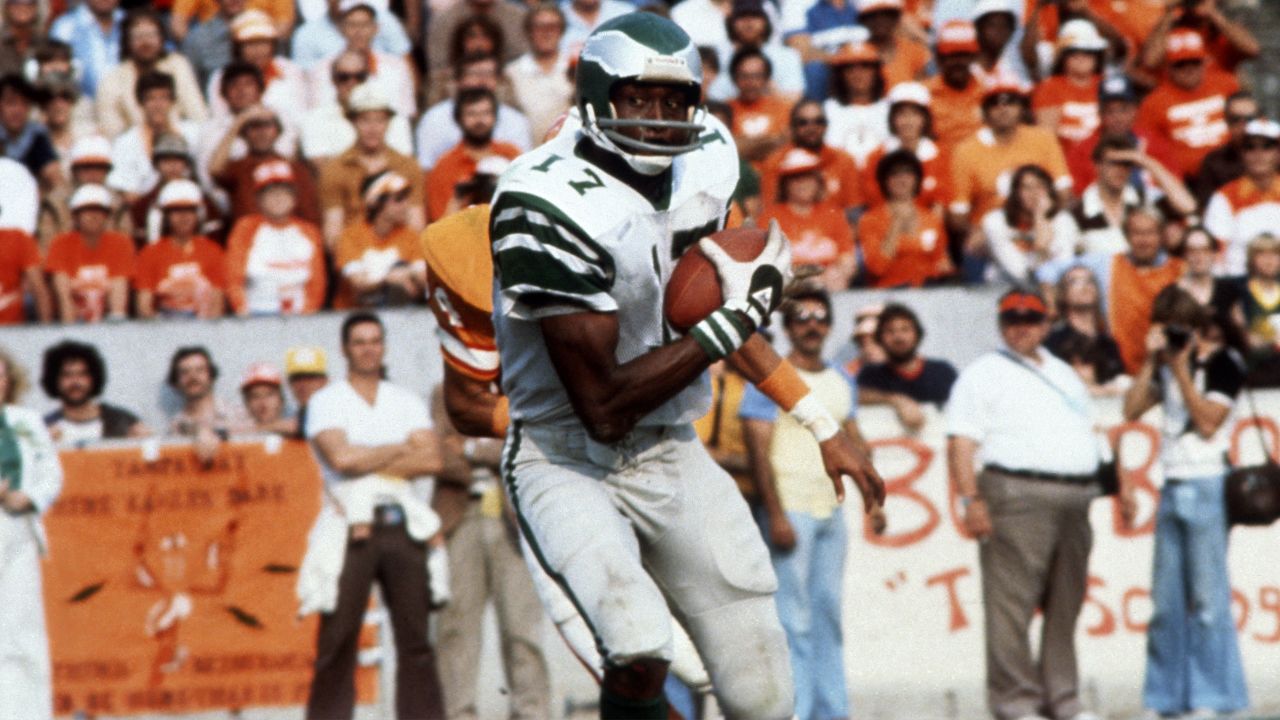 PHILADELPHIA, PA - CIRCA 1970's: Harold Carmichael of the News Photo -  Getty Images