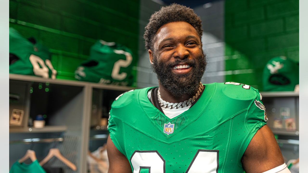 Eagles sport Kelly Green uniforms in vintage locker room