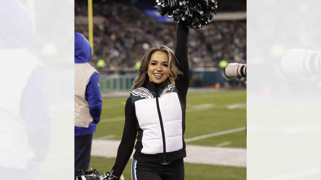 Eagles Cheerleaders on Gameday: New York Giants