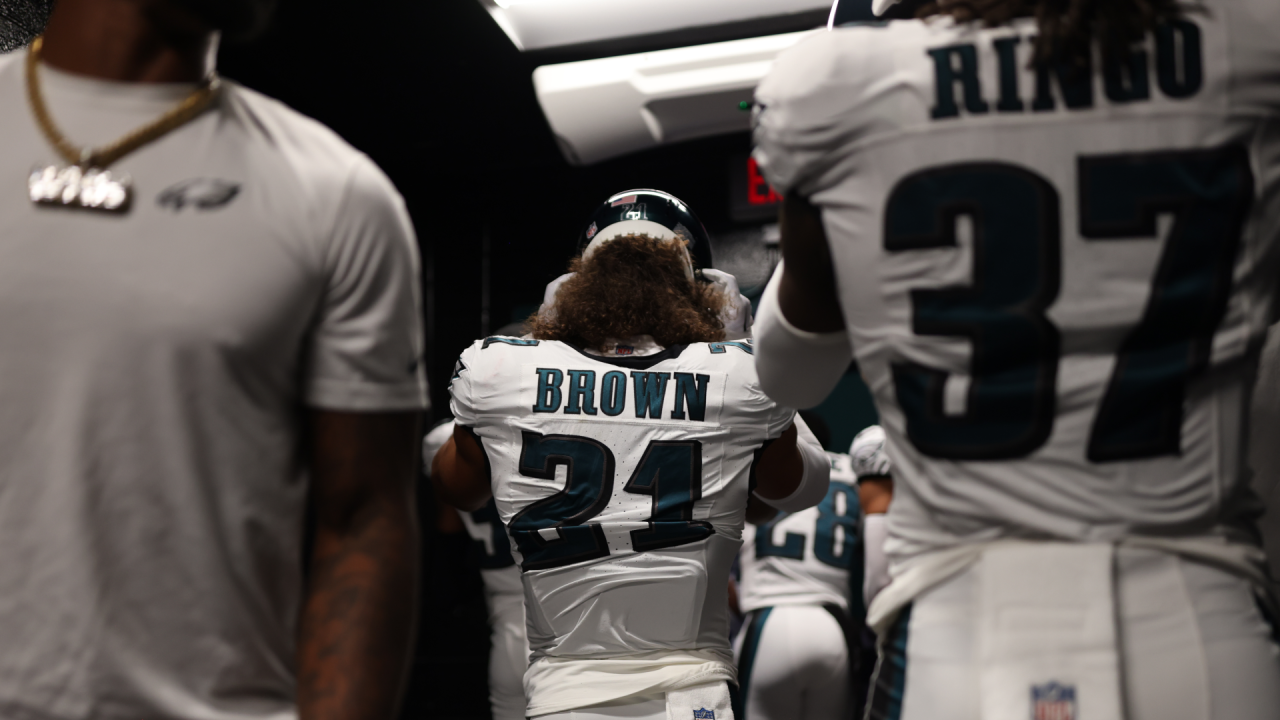 Eagles' Nolan Smith questionable to return vs. Browns after suffering  shoulder injury