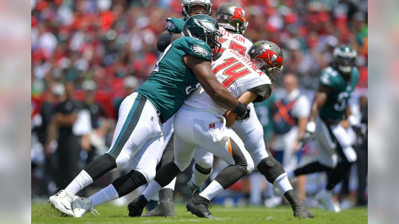 Jordan Mailata NFL: Philadelphia Eagles training camp, Cameron Johnston,  offensive line, Mike Groh, Doug Pederson