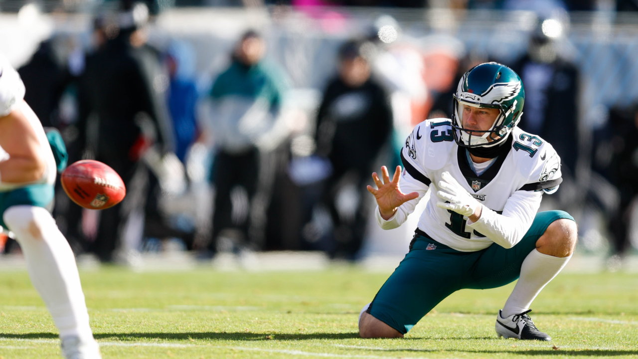 Matthew Stafford chucks  ball 100 yards in fake video