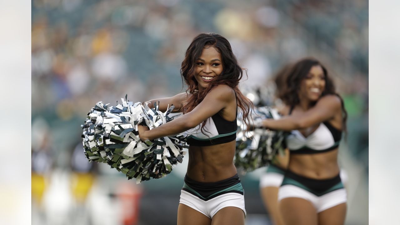 Eagles Cheerleaders on Gameday: Pittsburgh Steelers