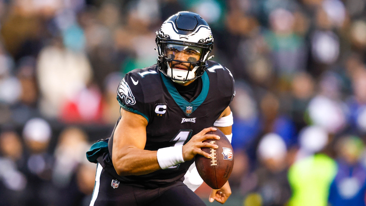 Philadelphia Eagles quarterback Jalen Hurts (1) in action during the NFL  football game against the New York Giants, Sunday, Jan. 8, 2023, in  Philadelphia. (AP Photo/Chris Szagola Stock Photo - Alamy