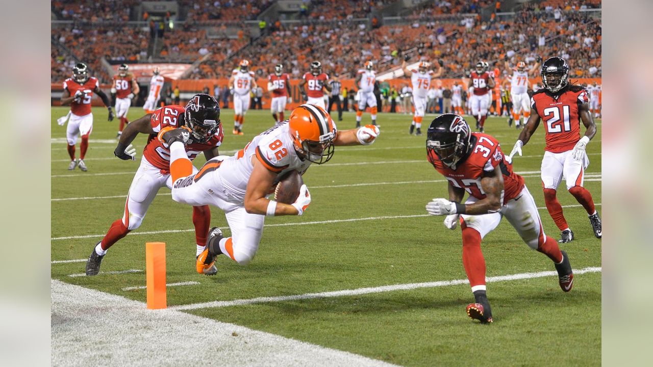 Browns release veteran tight end Gary Barnidge