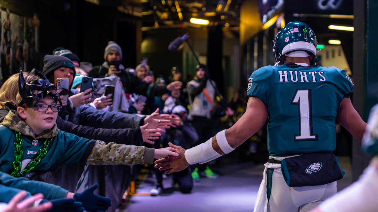 Behind the Scenes of Titans vs. Eagles