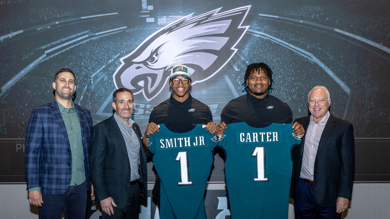 D'Andre Swift takes No. 0 as Eagles announce jersey numbers