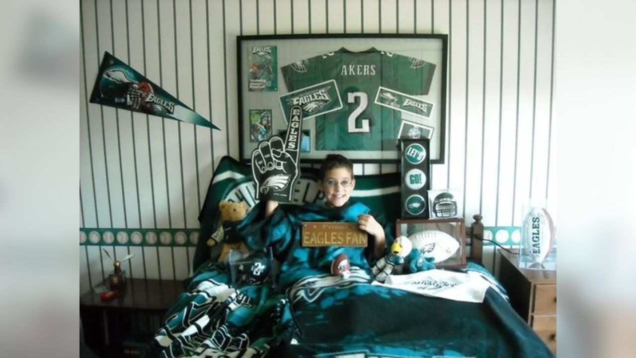 Eagles fan prepping his ultimate fan cave for Super Bowl