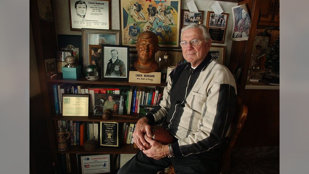 Pro Football Journal: Eagles Hall of Famer Chuck Bednarik Passes