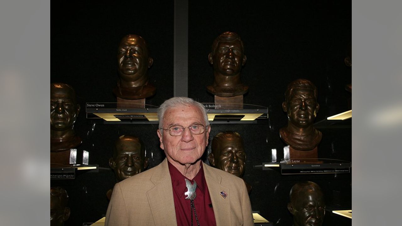 Eagles Hall of Famer Chuck Bednarik dies