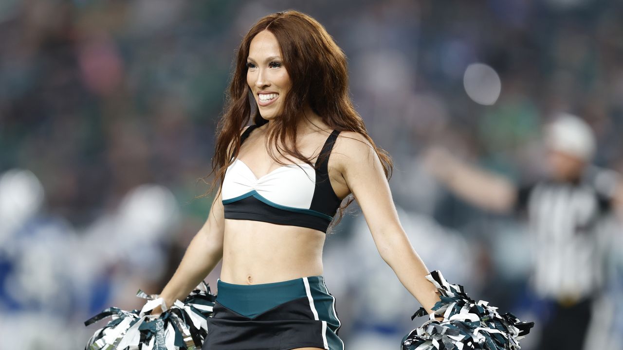 Eagles Cheerleader 10-11 Calendar Special 2 