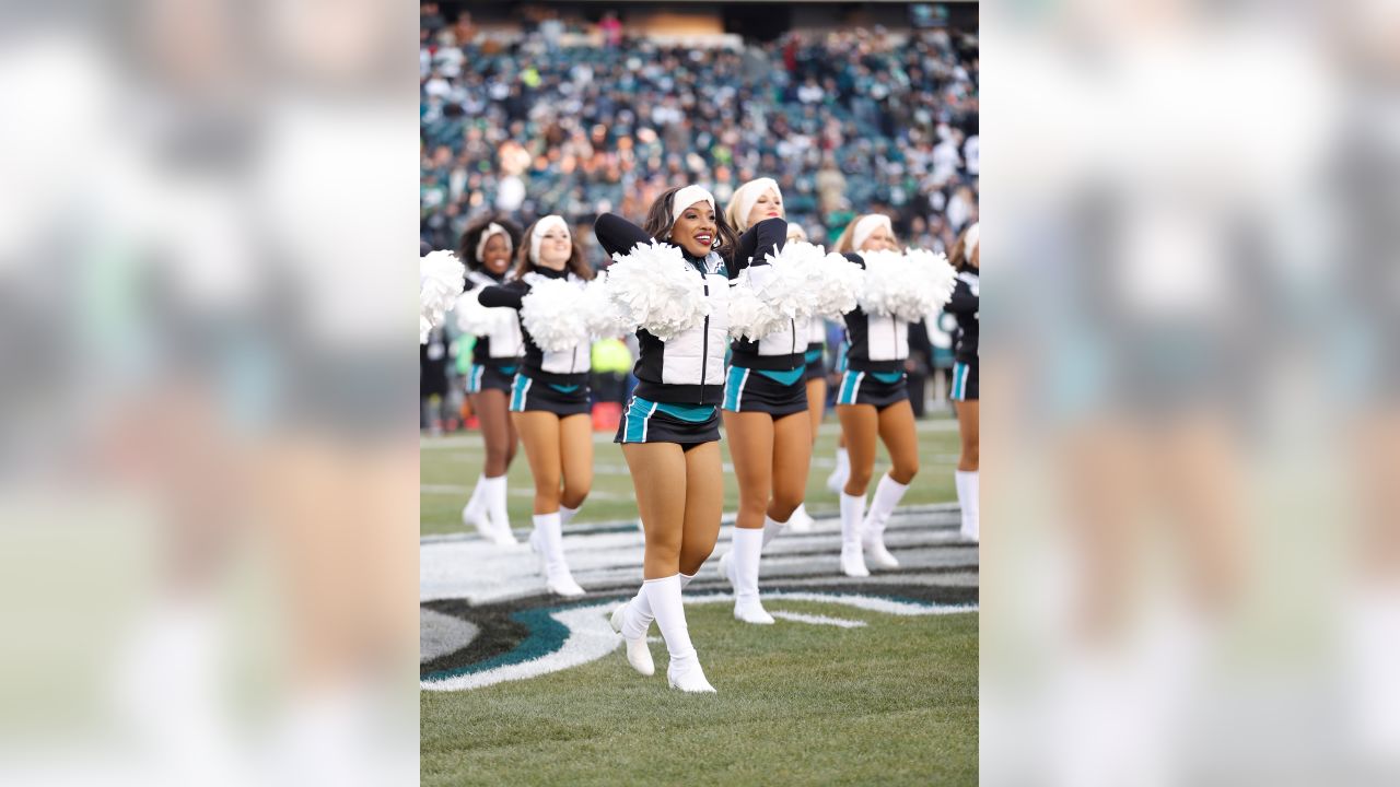 Eagles Cheerleaders on Gameday: Dallas Cowboys