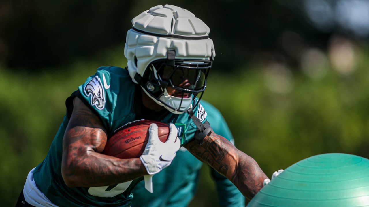 Philadelphia Eagles running back Kenneth Gainwell looks on during practice  at NFL football training camp, Thursday, July 29, 2021, in Philadelphia.  (AP Photo/Chris Szagola Stock Photo - Alamy