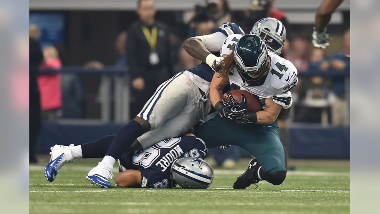 Eagles dominate Cowboys in Thanksgiving Day clash