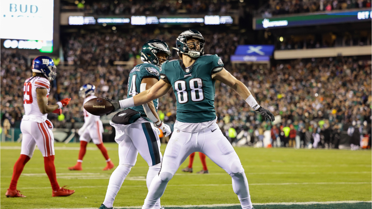 Philadelphia Eagles wide receiver Zach Pascal (3) is tackled by New York  Giants cornerback Adoree' Jackson (22) after making a catch during the  first half of an NFL divisional round playoff football