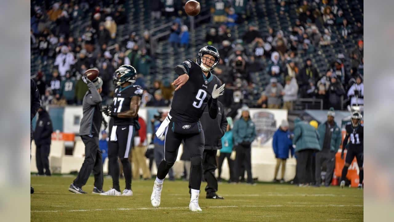 Cold night on the horizon for Eagles-Raiders Christmas showdown