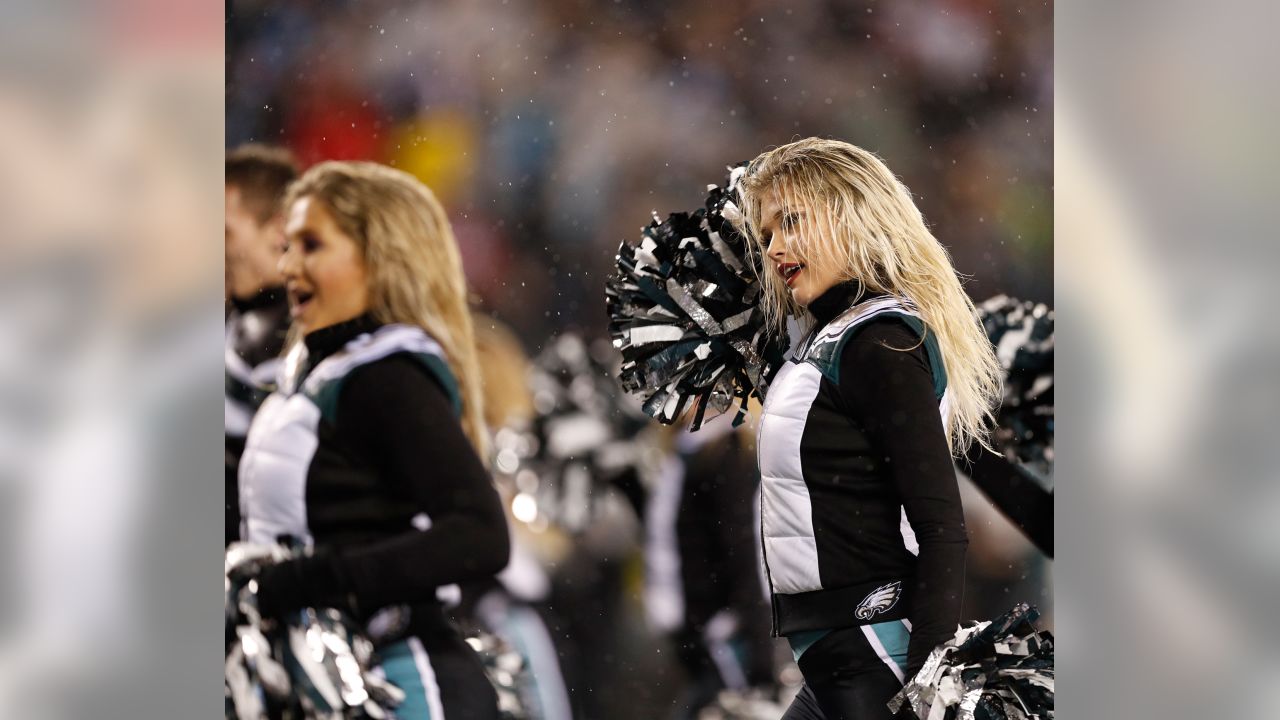 Eagles Cheerleaders on Gameday: New York Giants