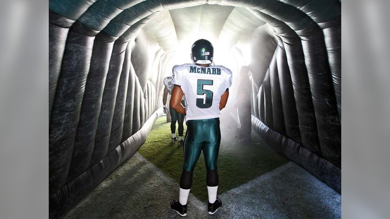 Donovan McNabb to retire with the Eagles in September - Bleeding Green  Nation