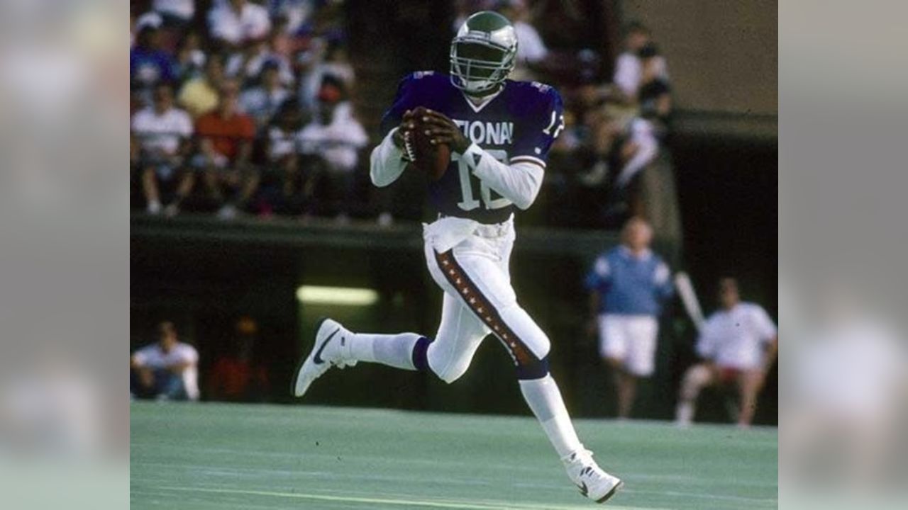 Philadelphia Eagles quarterback Randall Cunningham dives from the 1-yard  line to score and give Eagles 33-27 overtime victory over the Los Angeles  Raiders at the Coliseum in Los Angeles on Nov. 30