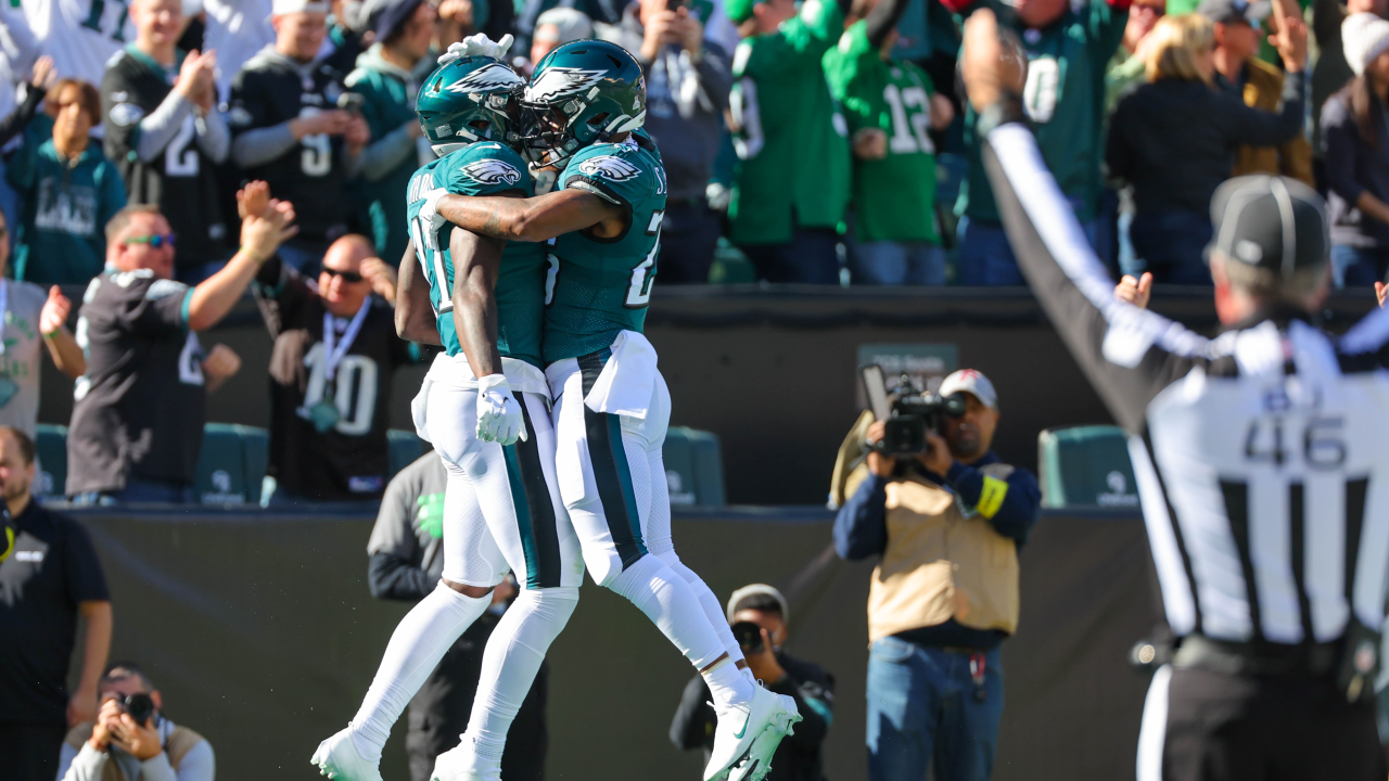 WATCH: Eagles' Jalen Hurts, A.J. Brown connect on 39-yard TD pass