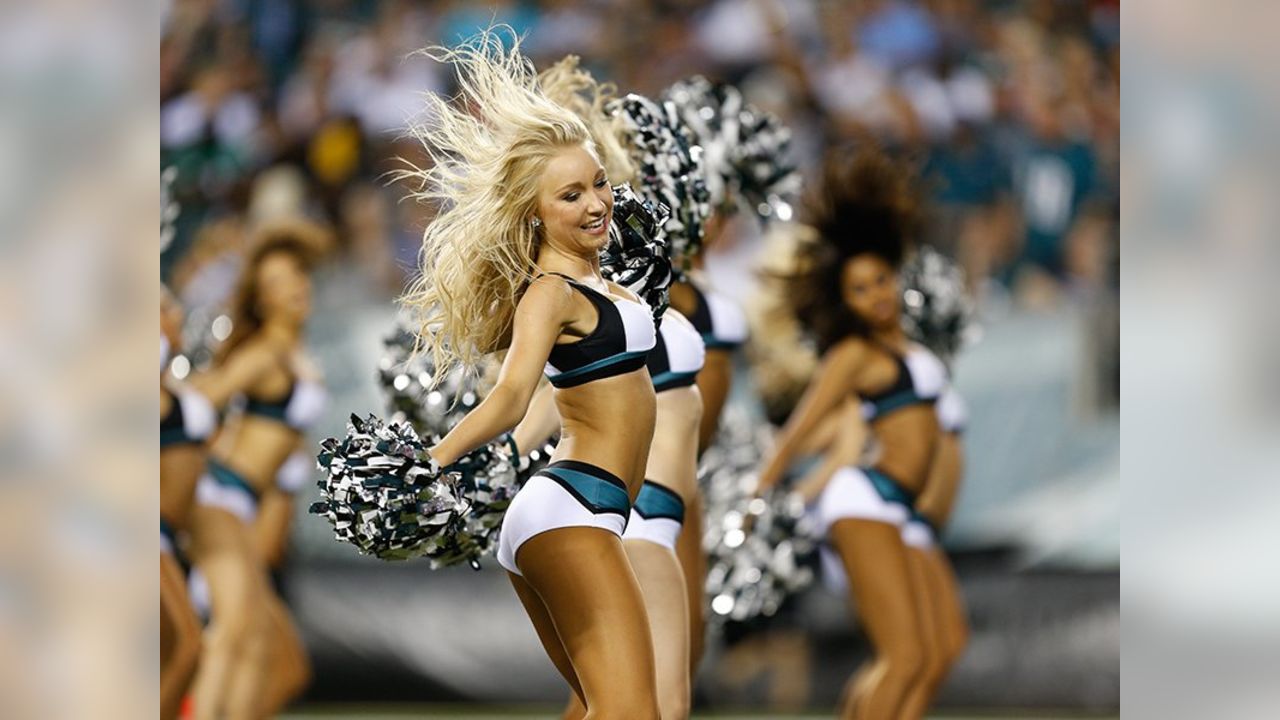 The Philadelphia Eagles win! See game day photos (and cheerleaders too) 