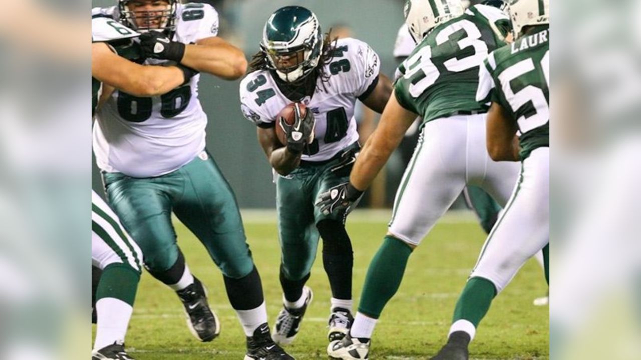 Philadelphia Eagles running back Eldra Buckley #34 comes off the