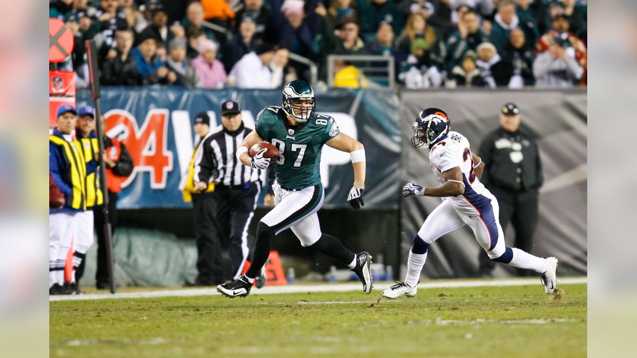 Philadelphia Eagle Brent Celek greeting Lambertville Ramblers