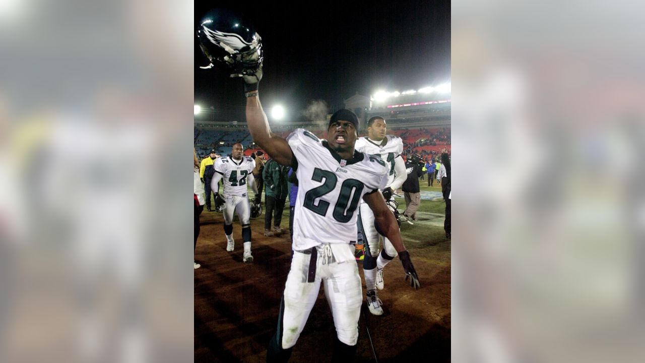 Philadelphia Eagles - Congratulations to Brian Dawkins and Terrell Owens,  named finalists for the Pro Football Hall of Fame Class of 2018. Read more:  phieagl.es/2CcxoeO #FlyEaglesFly