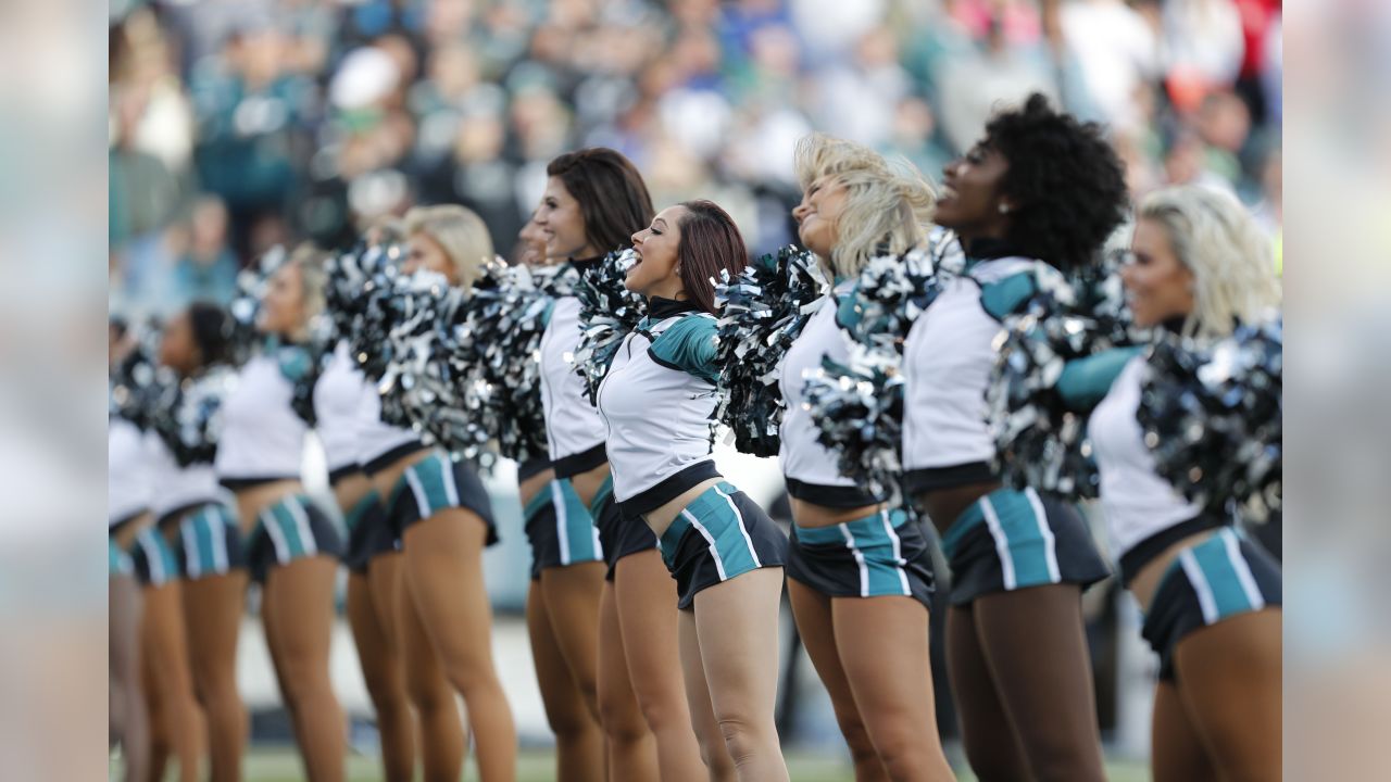 Eagles Cheerleaders on Gameday: New York Giants