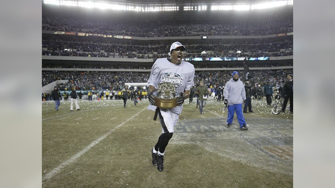 2004 NFC Championship: Falcons vs. Eagles, Atlanta Falcons. Philadelphia  Eagles. The 2004 NFC Championship featured the electric Mike Vick taking on  Donovan McNabb and a defense led by Brian Dawkins!