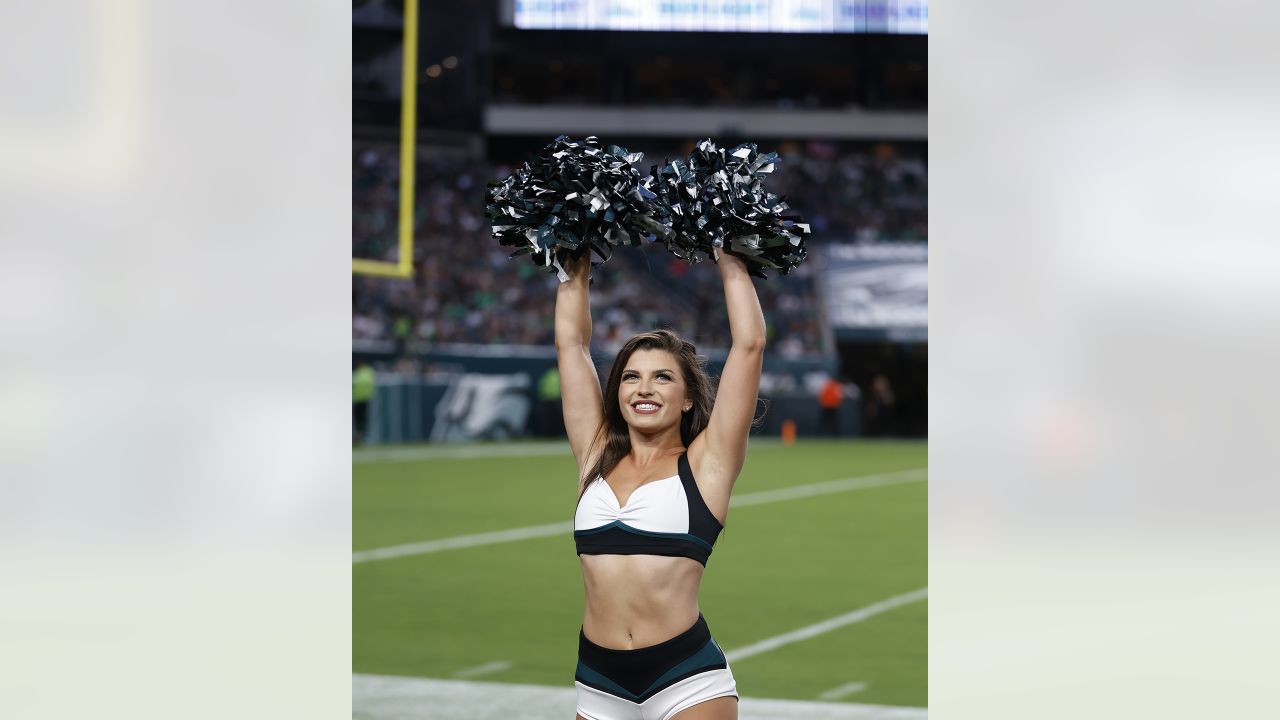 PICTURES: Eagles cheerleaders at the Browns game – The Morning Call