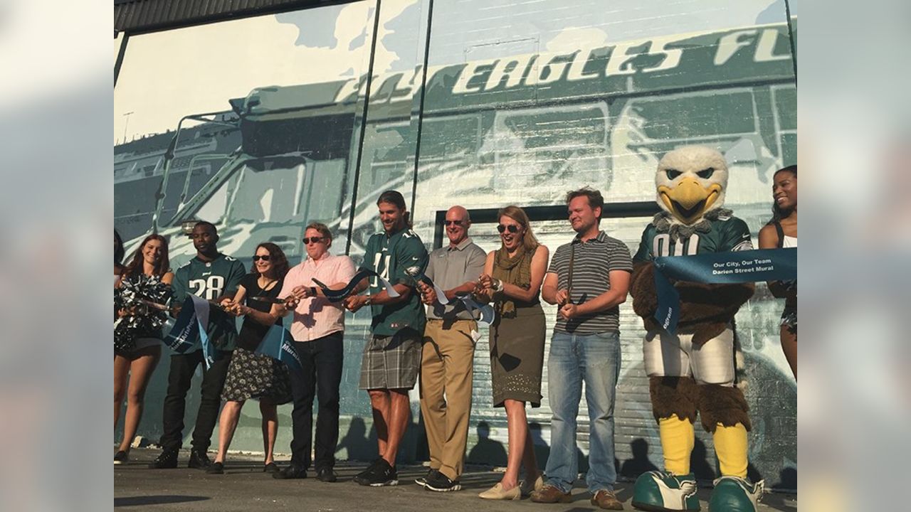 Philadelphia Eagles: Super Bowl 52 Moments Mural Officially