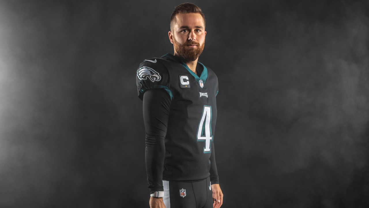 The Blackout: Eagles unveil all-black uniform for Sunday night