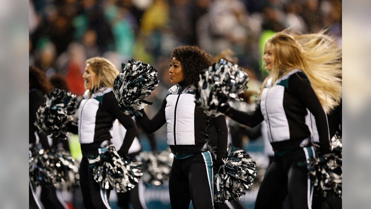 Eagles Cheerleaders on Gameday: New York Giants