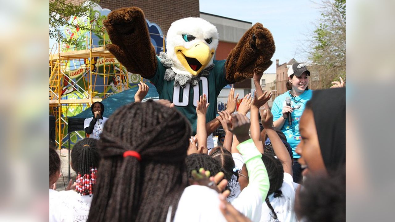 Eagles Mascot Swoop Picks Up New Coach Nick Sirianni at the Airport