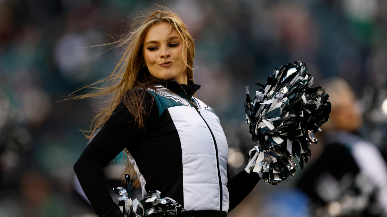 Eagles Cheerleaders on Gameday: New York Giants