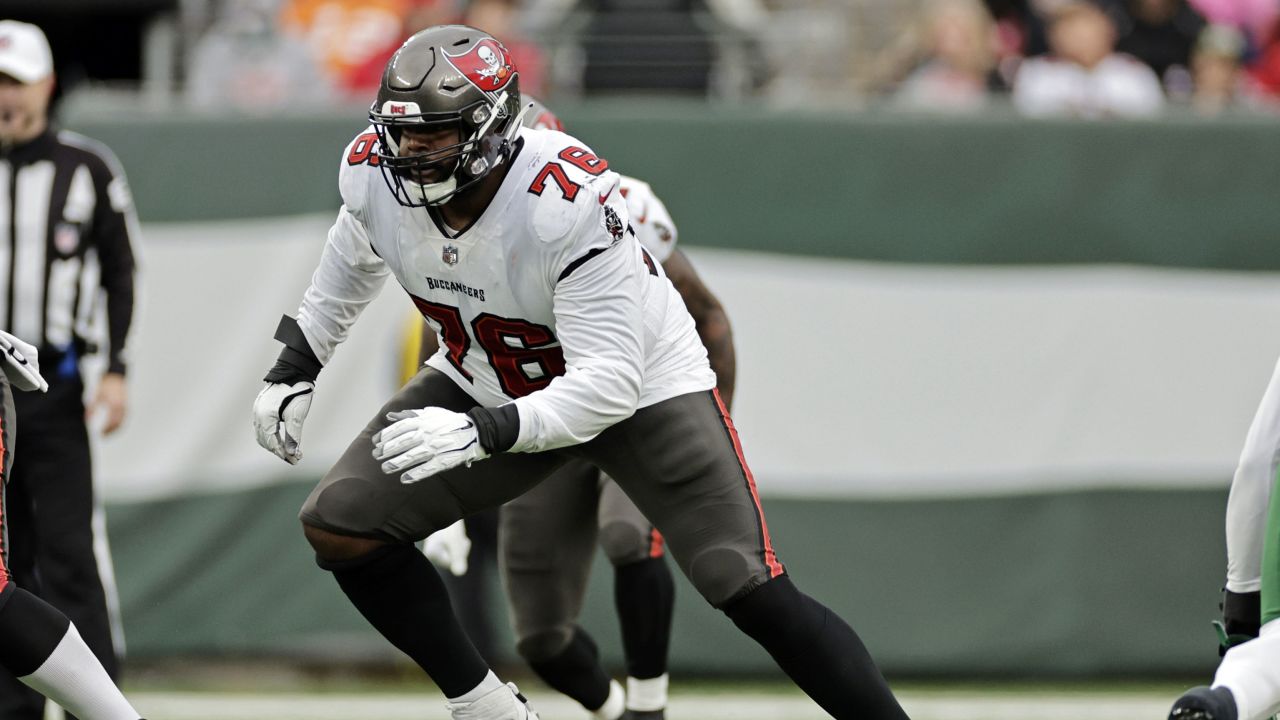 Bucs Place Donovan Smith On Reserve/COVID-19 List