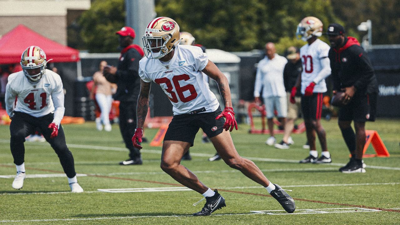 49ers' cast 2020 top pick Kinlaw onto injured reserve with Moseley