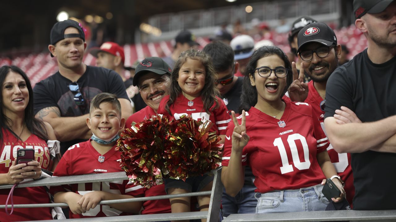 Traveling Faithful: 49ers Fans on the Road in 2021