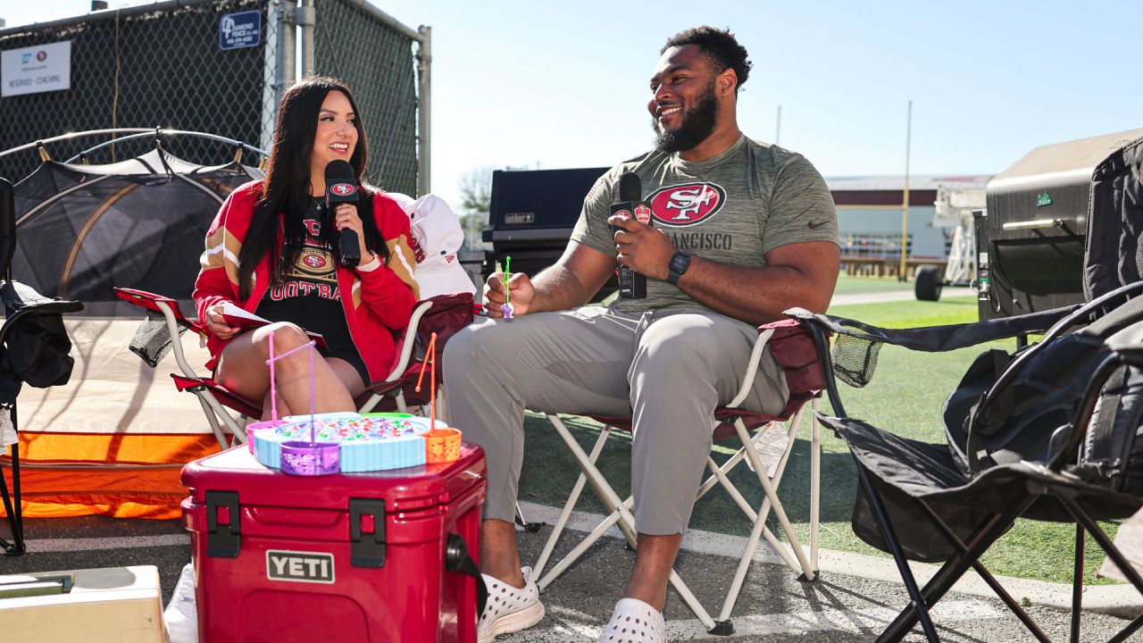 Rawlings NFL Gameday Elite Lightweight Folding Tailgating Chair, with  Carrying Case, Tampa Bay Buccaneers , Red, Adult