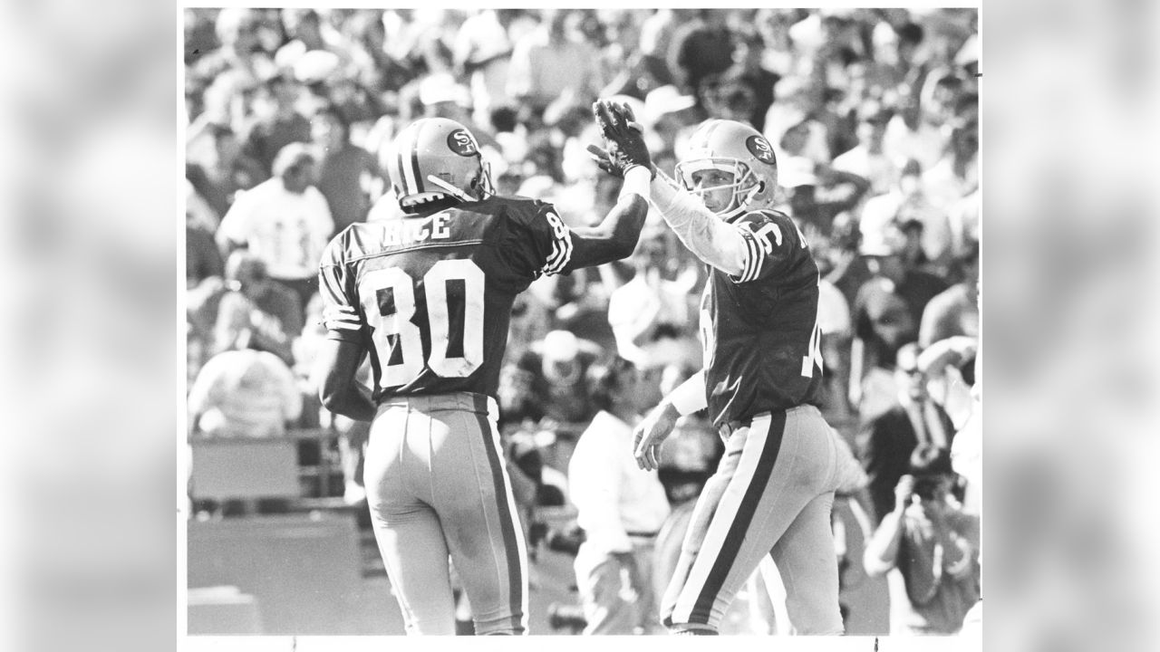 San Francisco, California, USA. 11th Dec, 1988. San Francisco 49ers vs New  Orleans Saints at Candlestick Park Sunday, December 11, 1988. 49ers beat  Saints 30-17. San Francisco 49er running back Roger Craig (