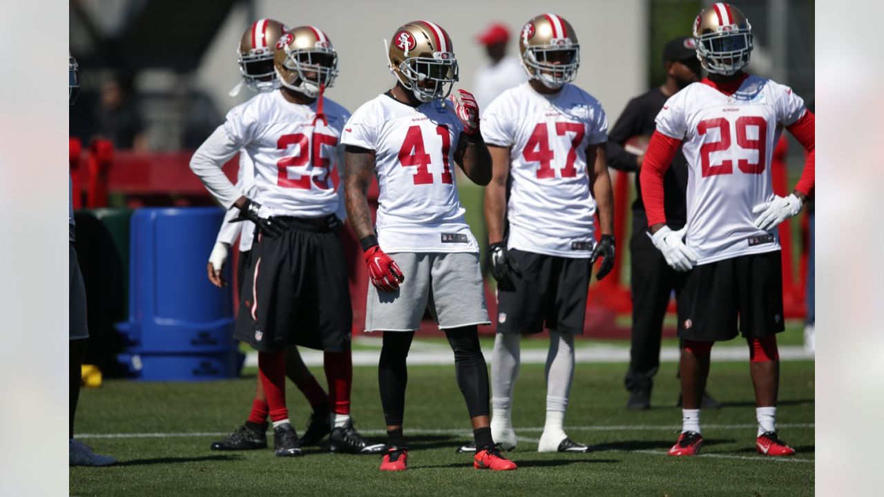 NaVorro Bowman implies Gerald Hodges needs to play team defense