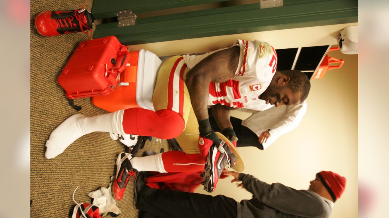 Patrick Willis Retired in His Prime, But Where is He Now? - FanBuzz