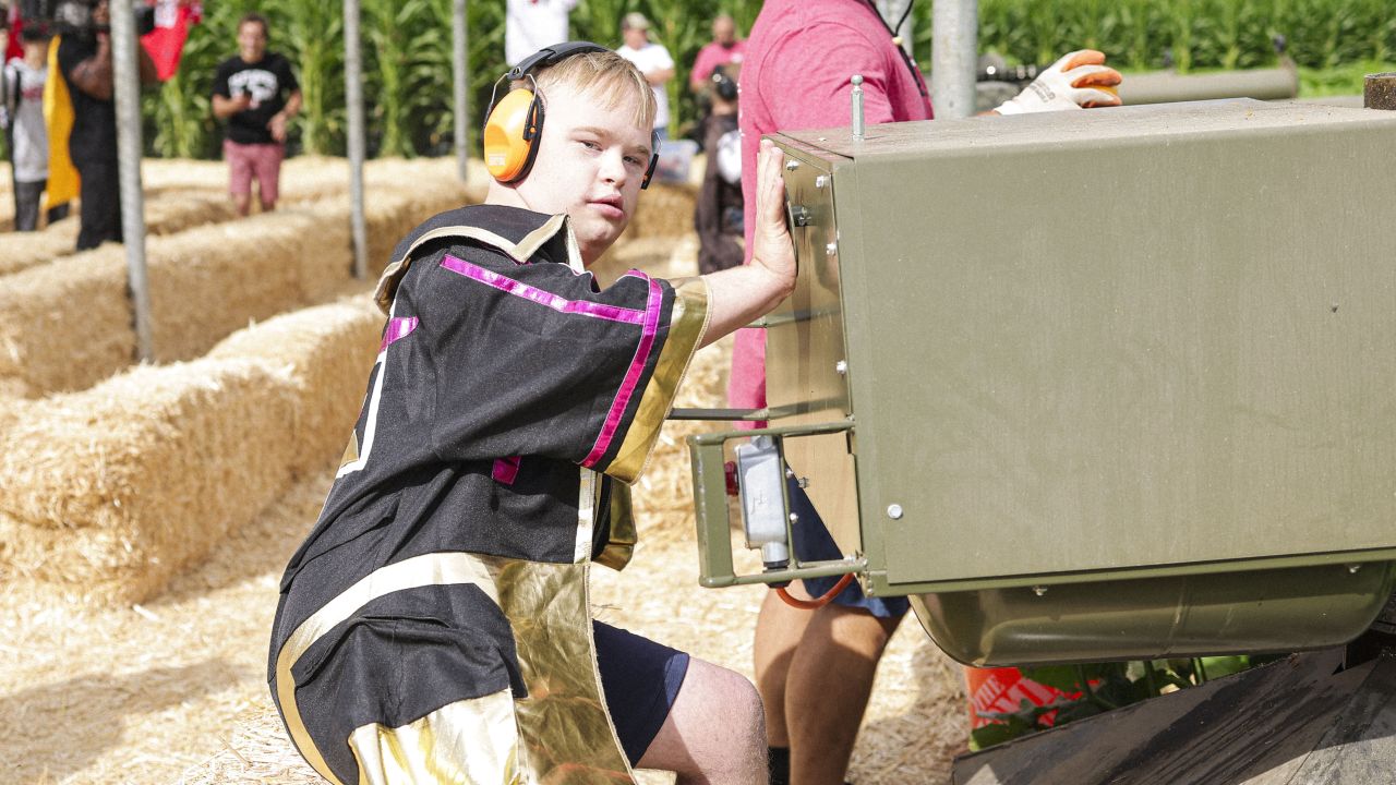 Off the Field: 49ers Players Embrace Halloween Spirit at Pumpkin Patch 