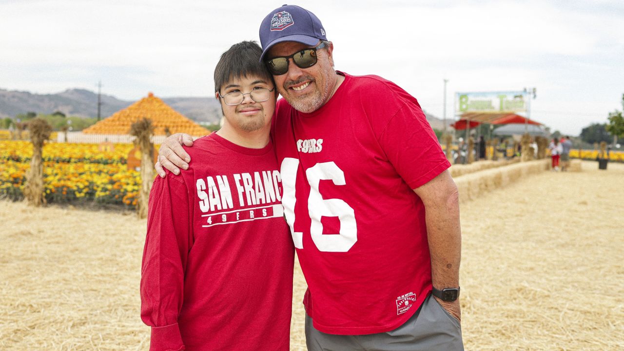 Off the Field: 49ers Players Embrace Halloween Spirit at Pumpkin Patch 