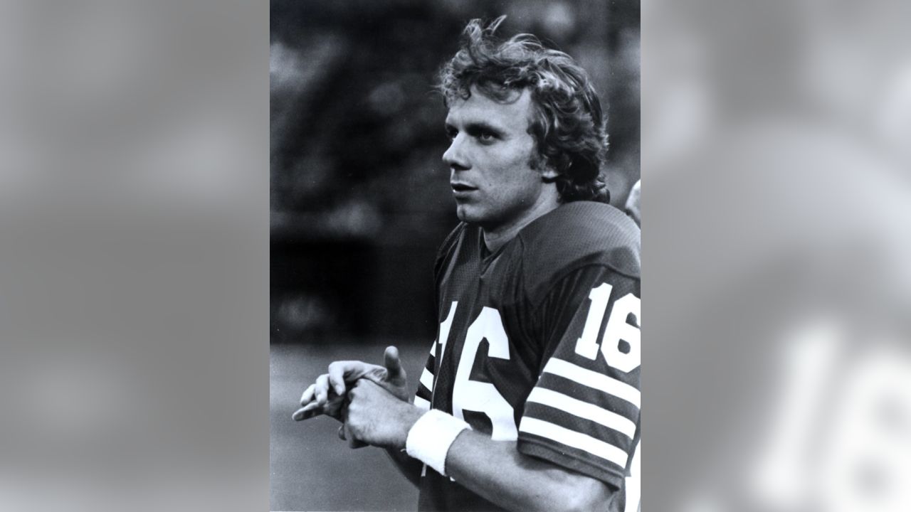 Joe Montana Turns 58, but He'll Always Be 16