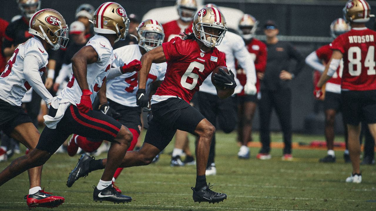 49ers training camp report: Amusing scuffle breaks out at practice