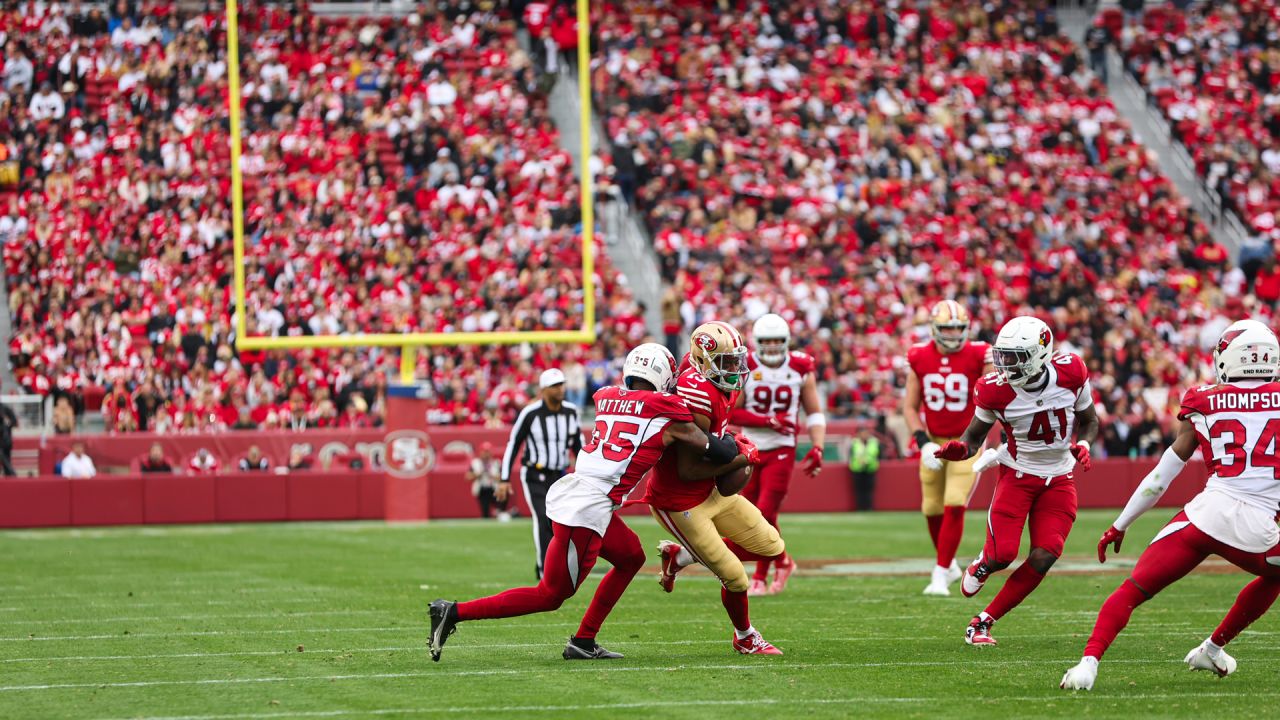 Los 49's vencen a los Cardinals con el respaldo de la afición en