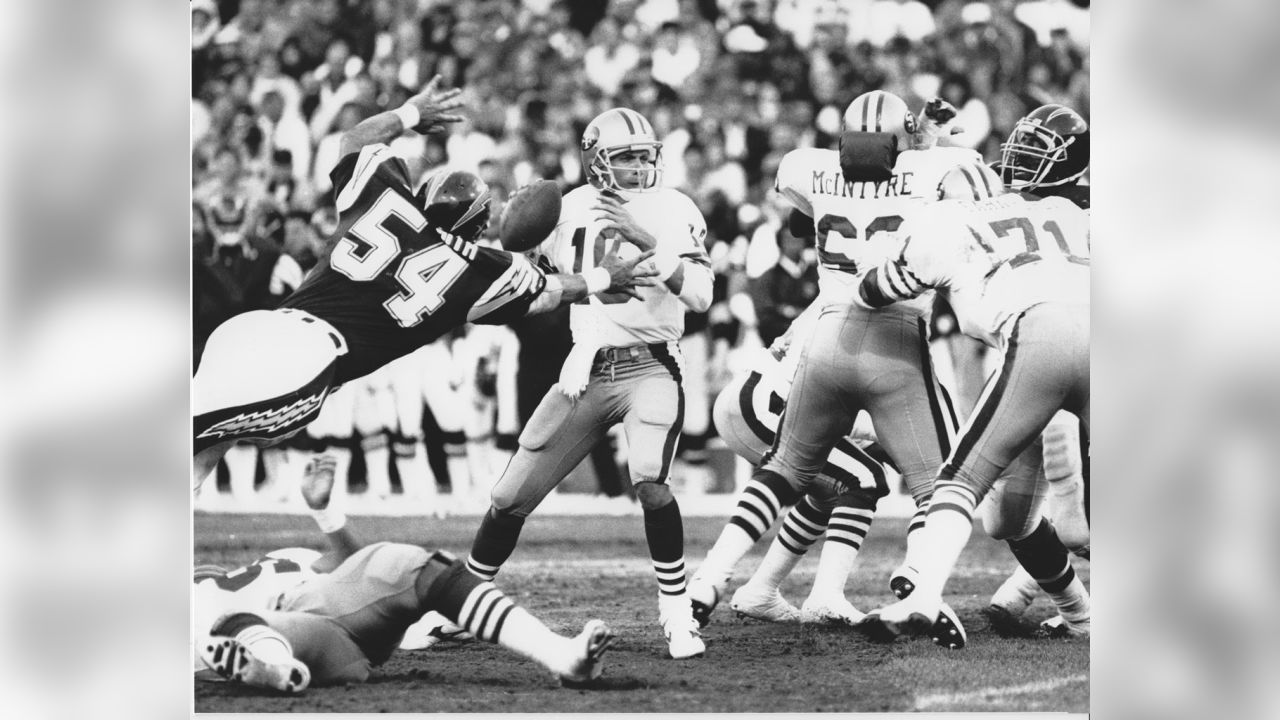 San Francisco, California, USA. 11th Dec, 1988. San Francisco 49ers vs New  Orleans Saints at Candlestick Park Sunday, December 11, 1988. 49ers beat  Saints 30-17. San Francisco 49er running back Roger Craig (